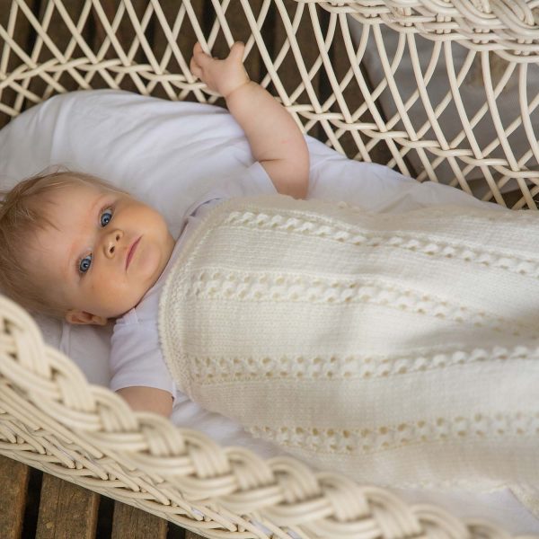 Infant wrap with Italian-inspired Sweet Pea design for added elegance. Ideal for baby's sleep. A perfect gift for parents. Soft, lightweight, and versatile.